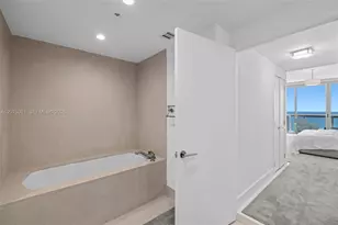 6899 Collins Ave, Miami Beach, FL 33141 - Photo 21