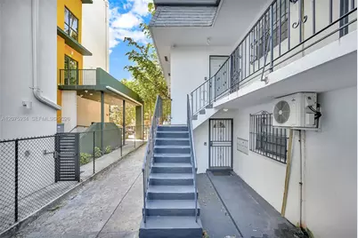 641 NW 2nd St, Miami, FL 33128 - Photo 23