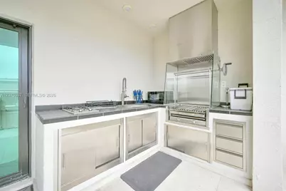 4256 NW 83rd Ave, Doral, FL 33166 - Photo 23