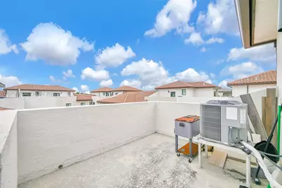 4256 NW 83rd Ave, Doral, FL 33166 - Photo 17
