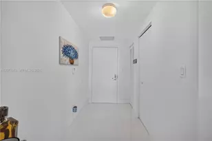 335 S Biscayne Blvd, Miami, FL 33131 - Photo 17