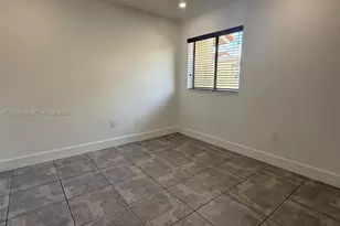 2775 W 61st Pl, Hialeah, FL 33016 - Photo 13