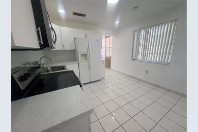3821 SW 89th Ct #Front, Miami, FL 33165 - Photo 7
