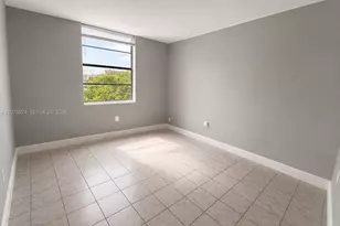 9440 Fontainebleau Blvd, Miami, FL 33172 - Photo 7