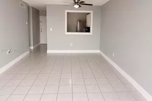 9440 Fontainebleau Blvd, Miami, FL 33172 - Photo 3