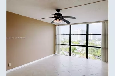 800 Parkview Dr #909, Hallandale Beach, FL 33009 - Photo 19