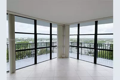 800 Parkview Dr #909, Hallandale Beach, FL 33009 - Photo 5