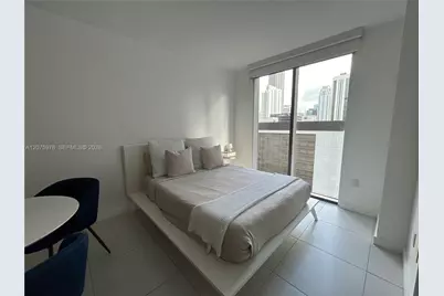 31 SE 6th St #1703, Miami, FL 33131 - Photo 11