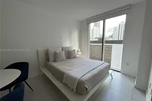 31 SE 6th St, Miami, FL 33131 - Photo 11