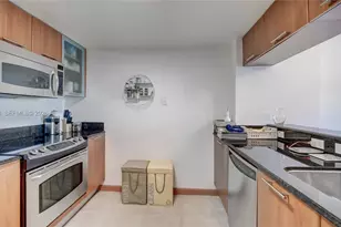 1800 N Bayshore Dr, Miami, FL 33132 - Photo 11