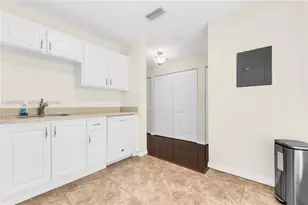 127 NW 108th Ave, Pembroke Pines, FL 33026 - Photo 13