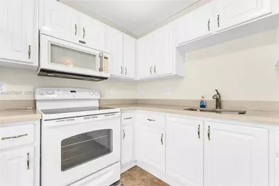 127 NW 108th Ave #643L, Pembroke Pines, FL 33026 - Photo 15