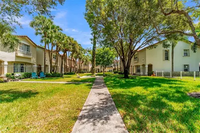 127 NW 108th Ave #643L, Pembroke Pines, FL 33026 - Photo 7