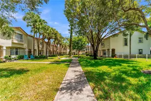 127 NW 108th Ave, Pembroke Pines, FL 33026 - Photo 7