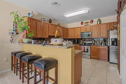 527 SE 31st Ave, Homestead, FL 33033 - Photo 7