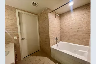 50 Biscayne Blvd #505, Miami, FL 33132 - Photo 29