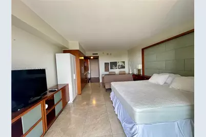 50 Biscayne Blvd #505, Miami, FL 33132 - Photo 9