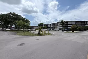 2951 NW 46th Ave, Lauderdale Lakes, FL 33313 - Photo 19