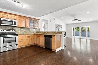 9430 SW 215th Ln, Cutler Bay, FL 33189 - Photo 17