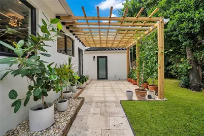 10301 N Miami Ave, Miami Shores, FL 33150 - Photo 27
