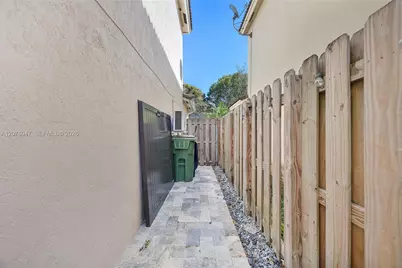 1602 SE 20th Rd, Homestead, FL 33035 - Photo 35