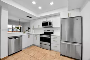 9280 SW 123rd Ct, Miami, FL 33186 - Photo 11
