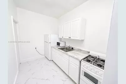 500 E 54th St #B, Hialeah, FL 33013 - Photo 3
