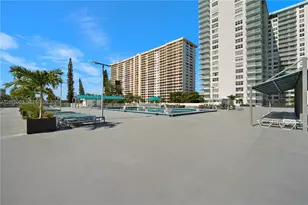 301 174th St, Sunny Isles Beach, FL 33160 - Photo 39