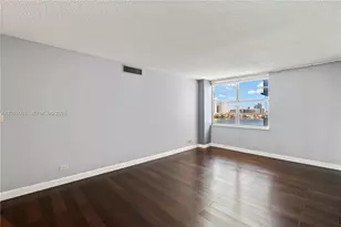 301 174th St, Sunny Isles Beach, FL 33160 - Photo 17