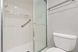301 174th St, Sunny Isles Beach, FL 33160 - Photo 21