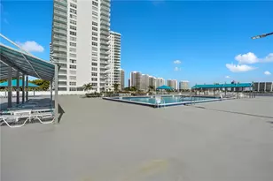 301 174th St, Sunny Isles Beach, FL 33160 - Photo 35