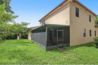 633 SE 35th Ter, Homestead, FL 33033 - Photo 11