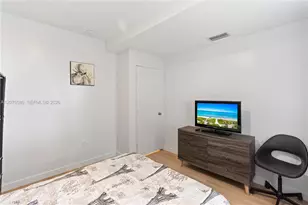 810 7th St, Miami Beach, FL 33139 - Photo 9