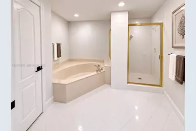 10750 NW 66th St #413, Doral, FL 33178 - Photo 3