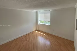 126 SW 17th Rd, Miami, FL 33129 - Photo 7