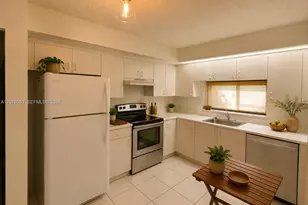 13105 SW 16th Ct, Pembroke Pines, FL 33027 - Photo 5