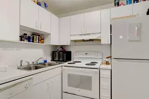 8320 NW 8th St, Miami, FL 33126 - Photo 9