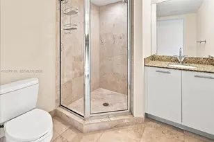 41 SE 5th St, Miami, FL 33131 - Photo 17