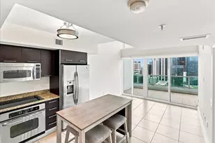 41 SE 5th St, Miami, FL 33131 - Photo 5