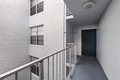 9400 Live Oak Pl #305, Davie, FL 33324 - Photo 3
