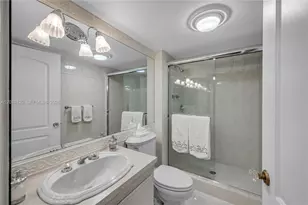 20335 W Country Club Dr, Aventura, FL 33180 - Photo 11