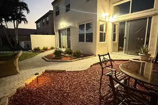 15616 NW 12th Manor, Pembroke Pines, FL 33028 - Photo 23