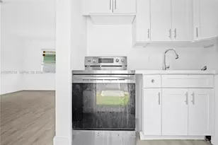 1022 NW 6th Ave, Fort Lauderdale, FL 33311 - Photo 9
