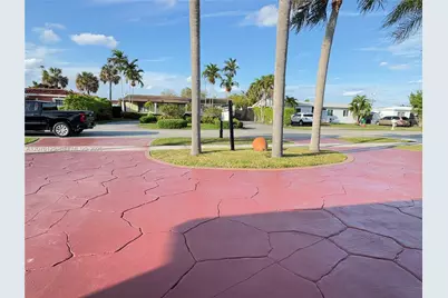 10330 SW 35th Ter #0, Miami, FL 33165 - Photo 5