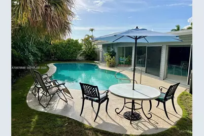 1241 Manor Dr, Singer Island, FL 33404 - Photo 17