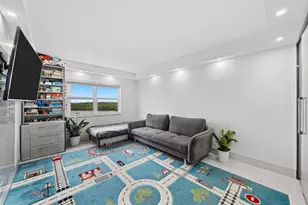 400 Kings Point Dr, Sunny Isles Beach, FL 33160 - Photo 31