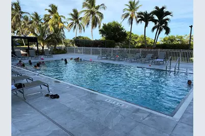 4301 Collins Ave #402, Miami Beach, FL 33140 - Photo 3