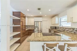 6931 SW 2nd St, Pembroke Pines, FL 33023 - Photo 7