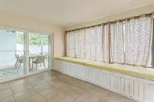 6931 SW 2nd St, Pembroke Pines, FL 33023 - Photo 9