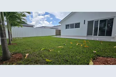 9612 Grand Canal Dr, Miami, FL 33174 - Photo 23